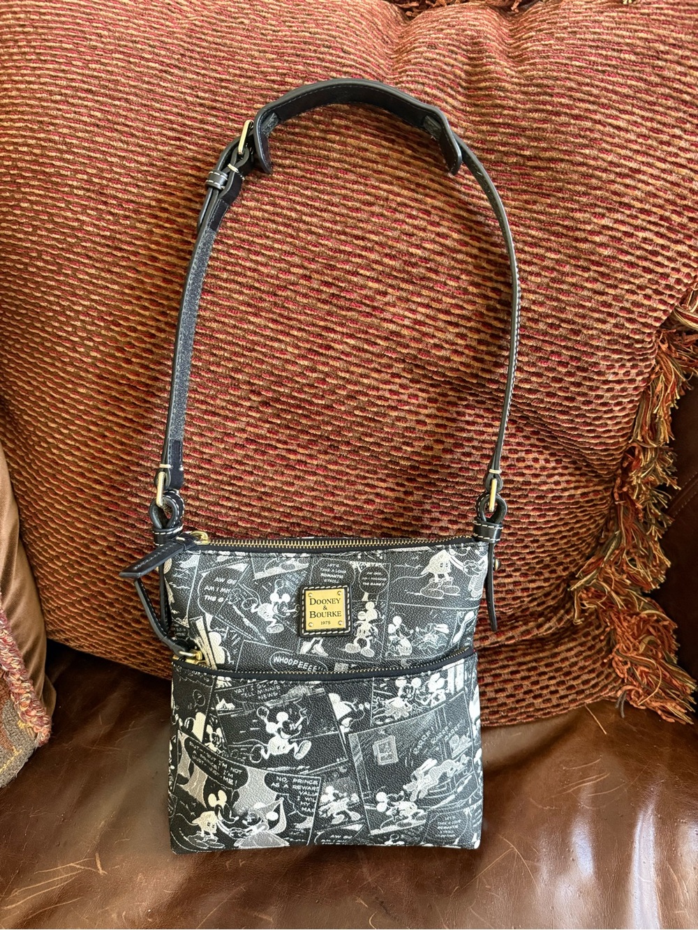 Vtg EUC Dooney & Bourke Black & White Mickey Comic Reverse Comic D23 Crossbody